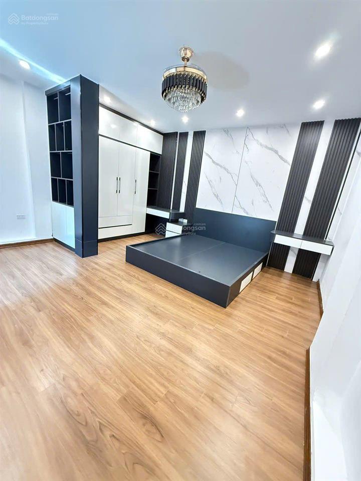 Lò đúc  trần khát chân  ngõ nông  37m2  5 tầng  hơn 7 tỷ.
sổ đỏ vuông vẫn sẵn sàng giao dịch.