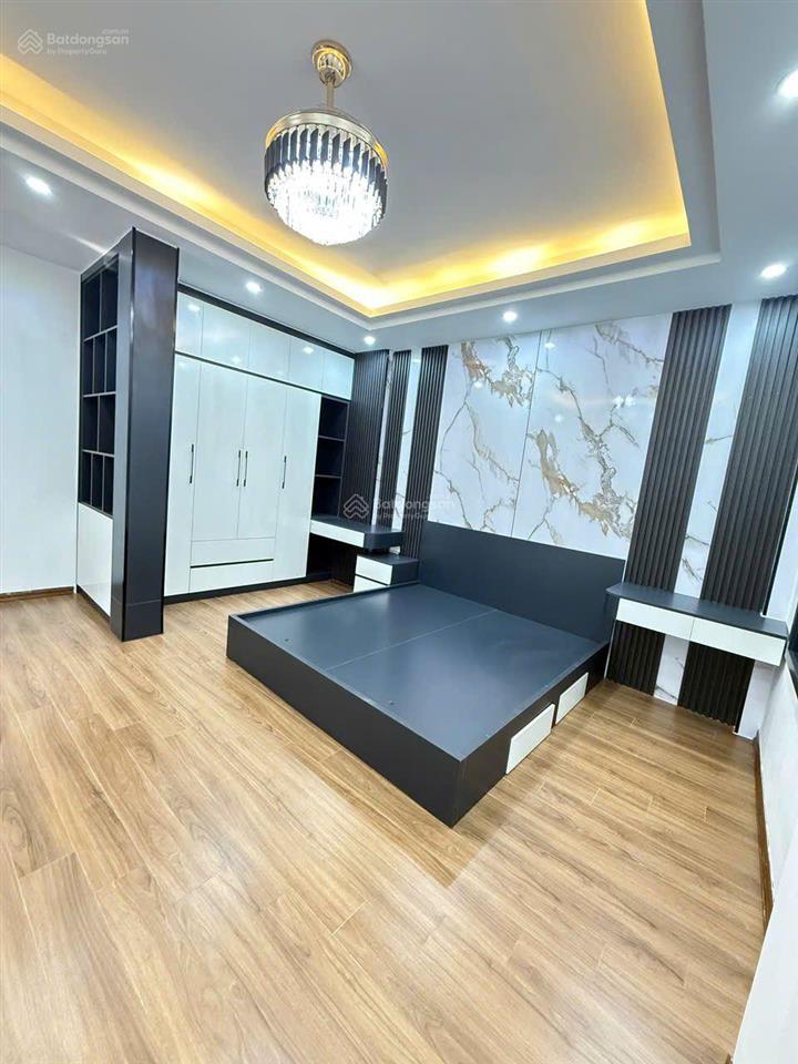 Lò đúc  trần khát chân  ngõ nông  37m2  5 tầng  hơn 7 tỷ.
sổ đỏ vuông vẫn sẵn sàng giao dịch.