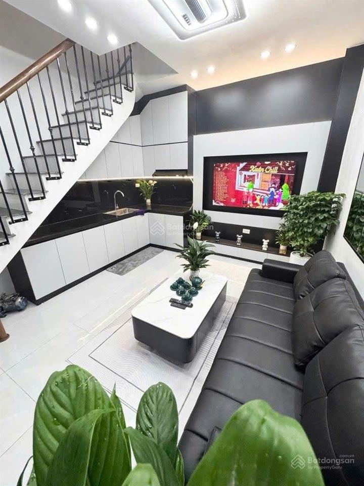 Thanh nhàn  kim ngưu  ngõ bàn cờ  ra phố 3 bước chân  22m2  5 tầng  chỉ 5.3 tỷ