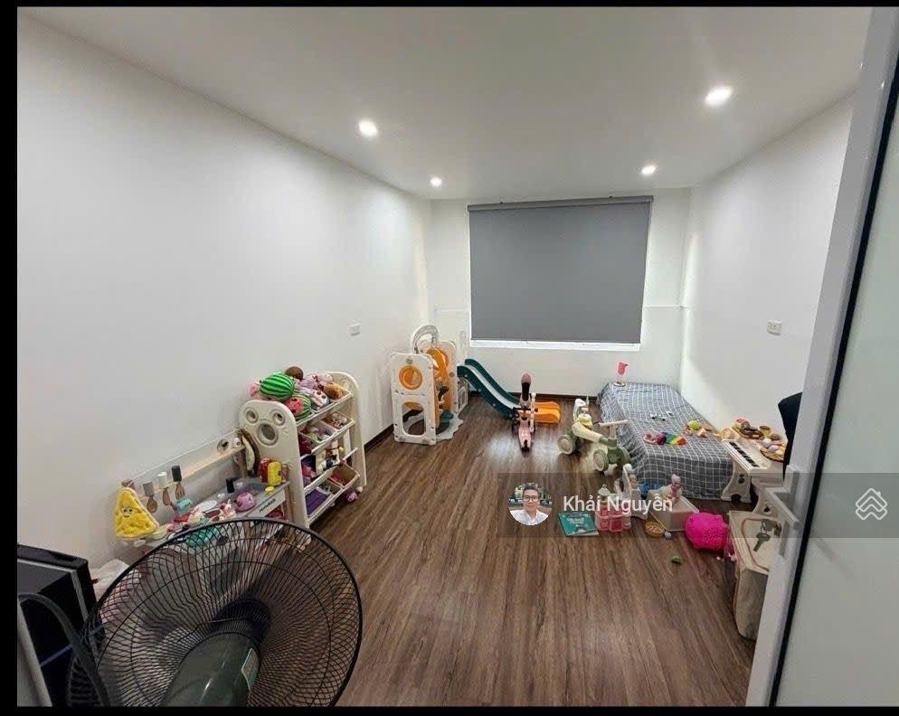 Minh khai  phố víp 8 làn xe  quy hoạch ổn định  25m2  5 tầng  hơn 5 tỷ.