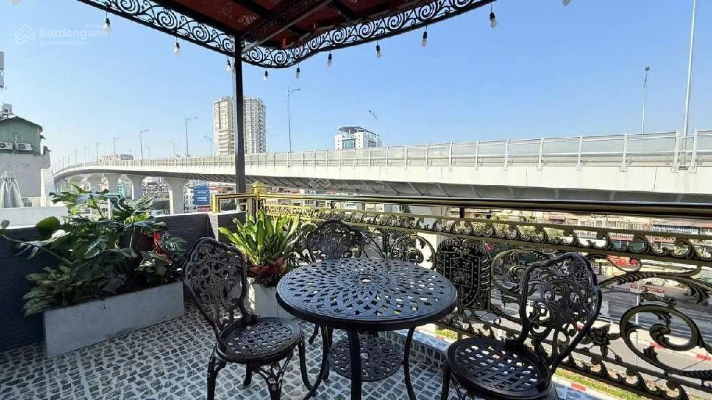 Mặt phố đại la  trần đại nghĩa quy hoạch ổn định  40m2 mt5m 7 tầng thang máy nhỉnh 20 đồng.