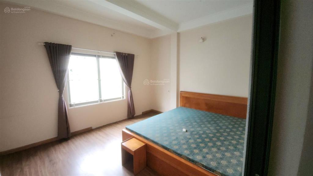 Chính chủ cho thuê nhà nguyên căn 3 tầng gần 300m sử dụng 5 phòng ngủ ô tô vào tận cửa