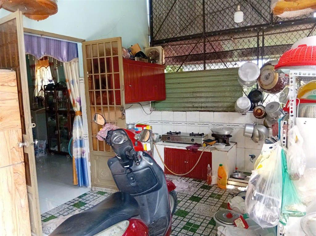 Bán nhà mặt tiền tân hiệp 3940 hóc môn
dt 96m2  giá 3,5 tỷ (tl)