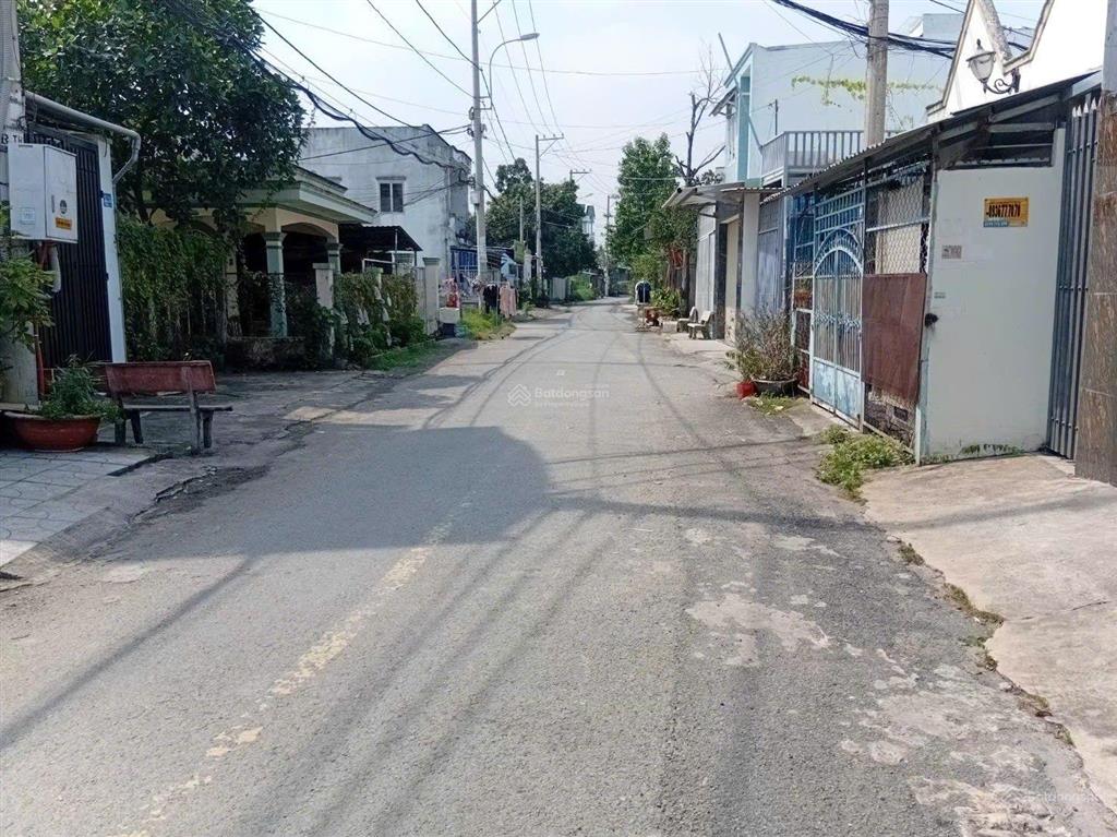 Bán nhà mặt tiền tân hiệp 3940 hóc môn
dt 96m2  giá 3,5 tỷ (tl)