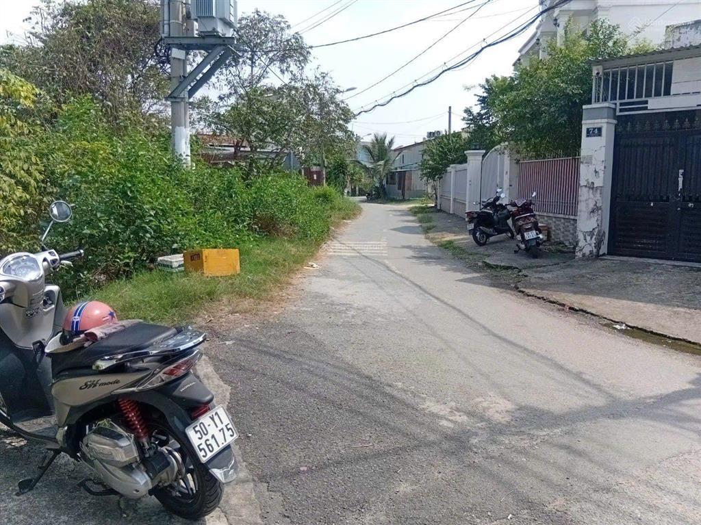 Bán nhà mặt tiền tân hiệp 3940 hóc môn
dt 96m2  giá 3,5 tỷ (tl)