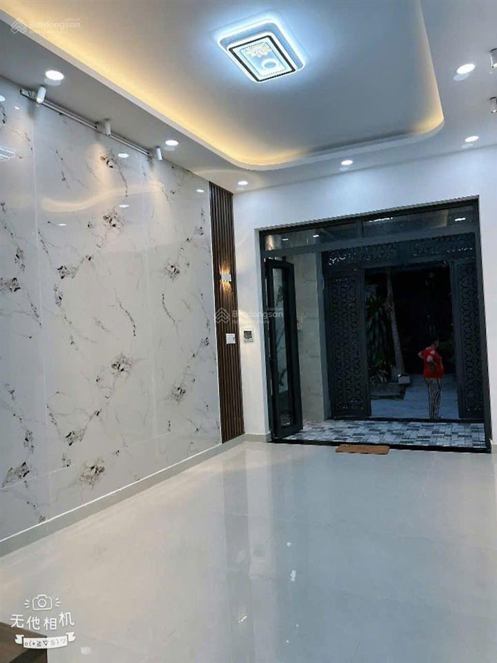 Nhà mới vào ở ngay hẻm 5m sát mặt tiền đặng thúc vịnh hóc môn, giá 2.3 tỷ