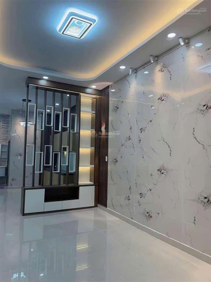 Nhà mới vào ở ngay hẻm 5m sát mặt tiền đặng thúc vịnh hóc môn, giá 2.3 tỷ