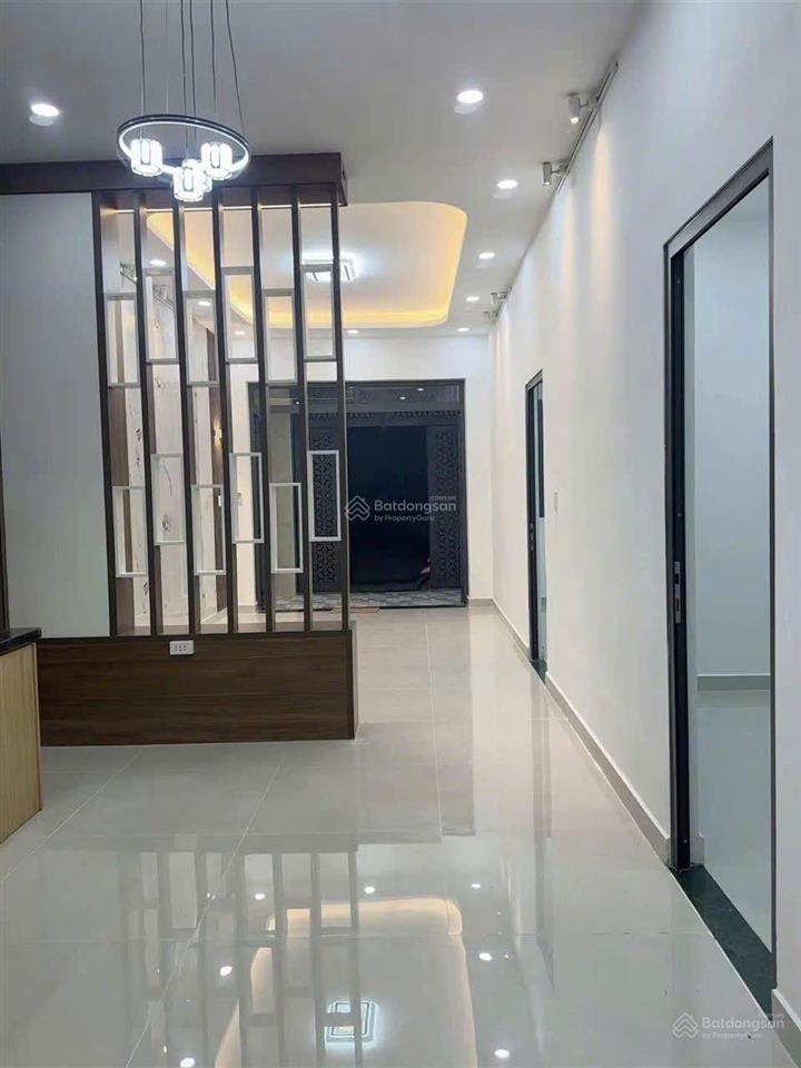 Nhà mới vào ở ngay hẻm 5m sát mặt tiền đặng thúc vịnh hóc môn, giá 2.3 tỷ