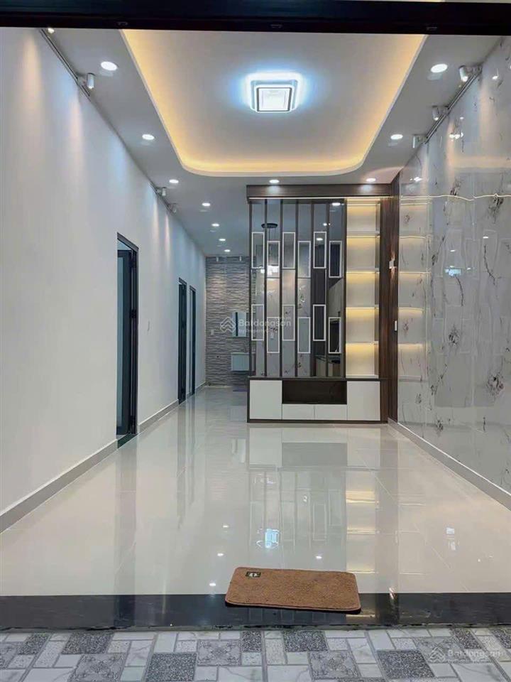 Nhà mới vào ở ngay hẻm 5m sát mặt tiền đặng thúc vịnh hóc môn, giá 2.3 tỷ