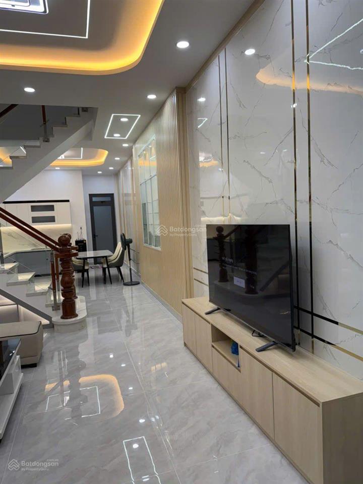 Cơ hội sở hữu nhà mặt tiền trung tâm hóc môn giá chỉ 7.2 tỷ, vị trí đắc địa, full nội thất