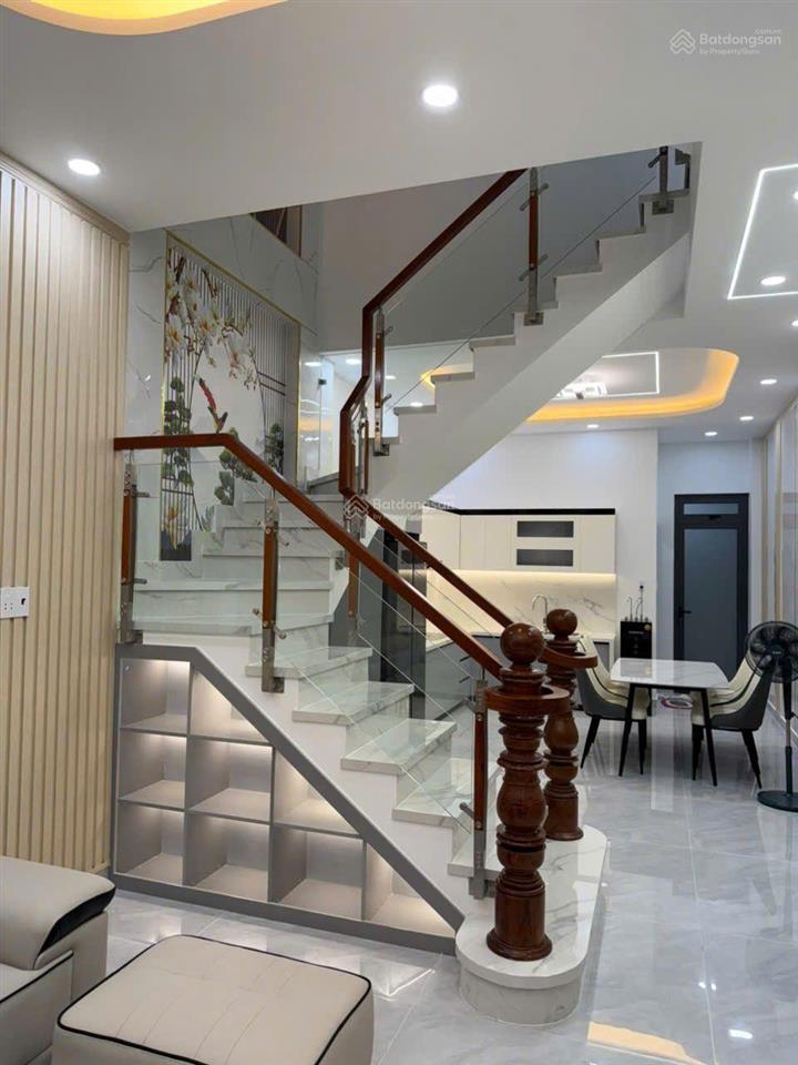 Cơ hội sở hữu nhà mặt tiền trung tâm hóc môn giá chỉ 7.2 tỷ, vị trí đắc địa, full nội thất