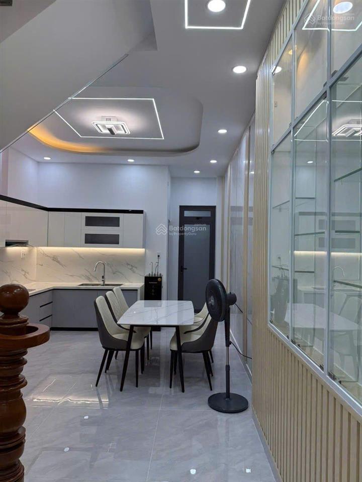 Cơ hội sở hữu nhà mặt tiền trung tâm hóc môn giá chỉ 7.2 tỷ, vị trí đắc địa, full nội thất