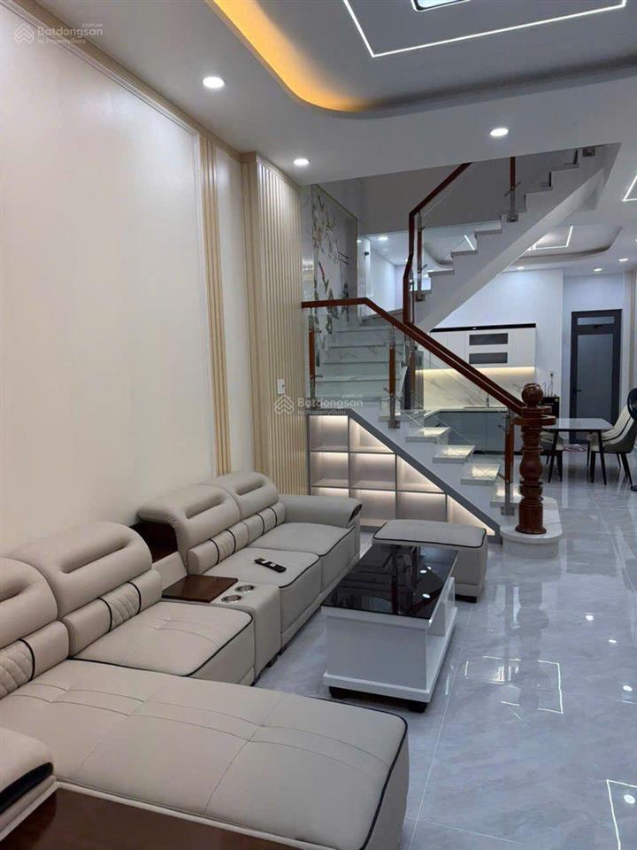 Cơ hội sở hữu nhà mặt tiền trung tâm hóc môn giá chỉ 7.2 tỷ, vị trí đắc địa, full nội thất