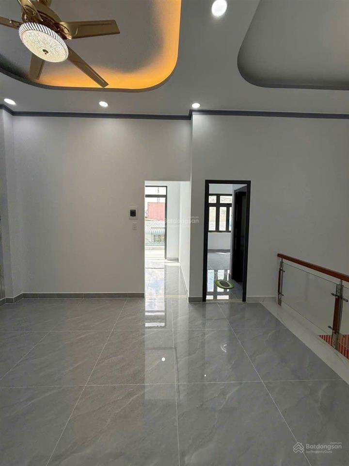 Nhà mới xây hưng lân 1 gần ngã tư trung chánh ngang 7m bề thế dt đẹp 7m x 15m giá 6.5 tỷ tl