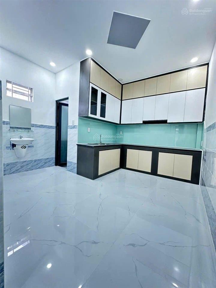 Nhà cấp 4 mới đẹp dọn vào ở ngay gần chợ hóc môn sát mặt tiền phạm thị giây giá 2.1 tỷ