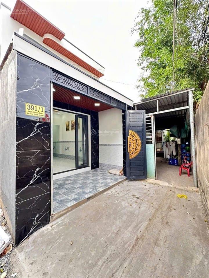 Nhà cấp 4 mới đẹp dọn vào ở ngay gần chợ hóc môn sát mặt tiền phạm thị giây giá 2.1 tỷ