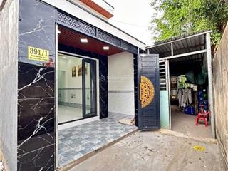 Nhà cấp 4 mới đẹp dọn vào ở ngay gần chợ hóc môn sát mặt tiền phạm thị giây giá 2.1 tỷ
