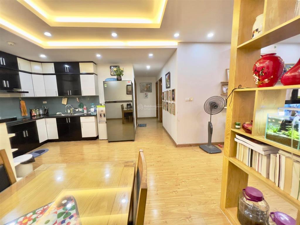 Bán khách sạn mặt phố đội cấn ba đình 2300m2 25 tầng mặt tiền 55m 1561 tỷ 5sao thuê 150tỷ/năm cc