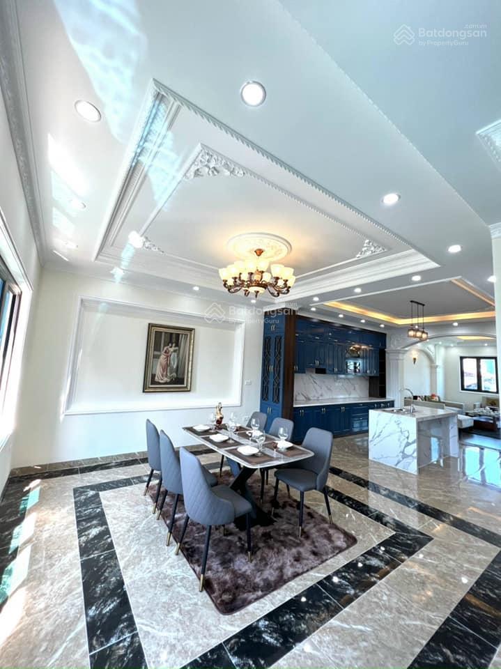 Bán khách sạn mặt phố đội cấn ba đình 2300m2 25 tầng mặt tiền 55m 1561 tỷ 5sao thuê 150tỷ/năm cc