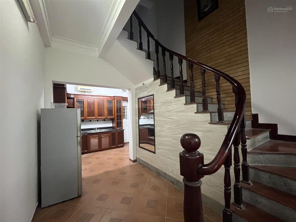 Bán nhà vũ ngọc phan đống đa 56m2 5 tầng mặt tiền 4m 1 tỷ gần ô tô gần phố cc 0976 052 ***