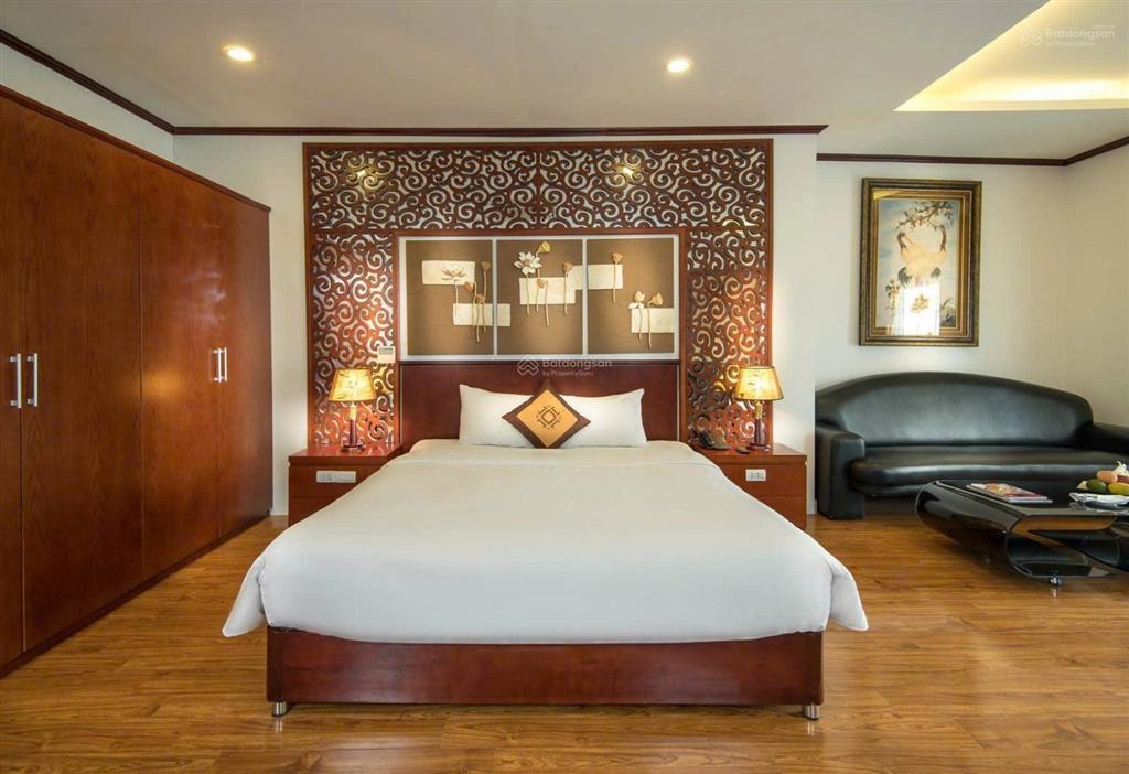 Bán khách sạn mặt phố gia ngư hoàn kiếm 500m2 13 tầng mặt tiền 20m 1400 tỷ 5 sao thuê 50tỷ/năm cc