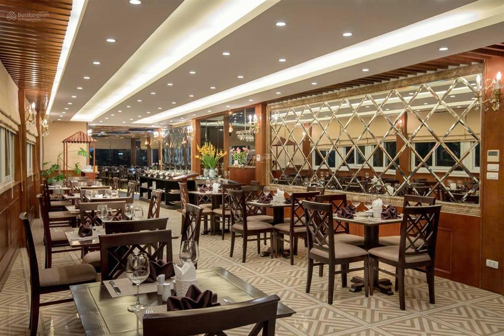 Bán khách sạn mặt phố gia ngư hoàn kiếm 500m2 13 tầng mặt tiền 20m 1400 tỷ 5 sao thuê 50tỷ/năm cc