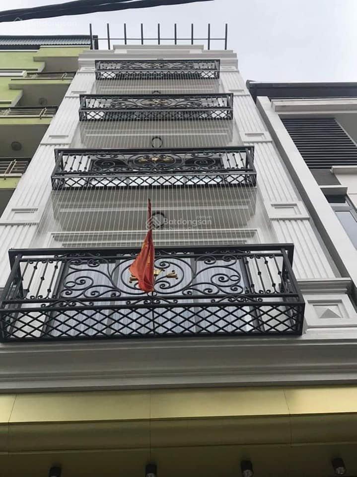 Bán nhà ngọc khánh ba đình 42m2 5 tầng mặt tiền 5m hơn 9 tỷ gần ô tô gần phố nhàđẹp cc 0976 052 ***