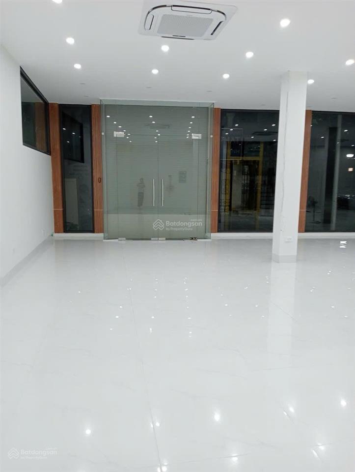 Bán nhà mặt phố đại kim 150m2 6t mặt tiền 28m 70 tỷ, kinh doanh vỉa hè 15m thang máy thuê 100tr cc