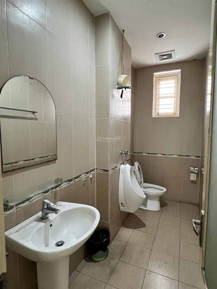 Bán nhà văn quán 68m2 mặt tiền 4.2m hơn 17 tỷ cấp 4 phân lô ô tô tránh vỉa hè cc 0976 052 ***