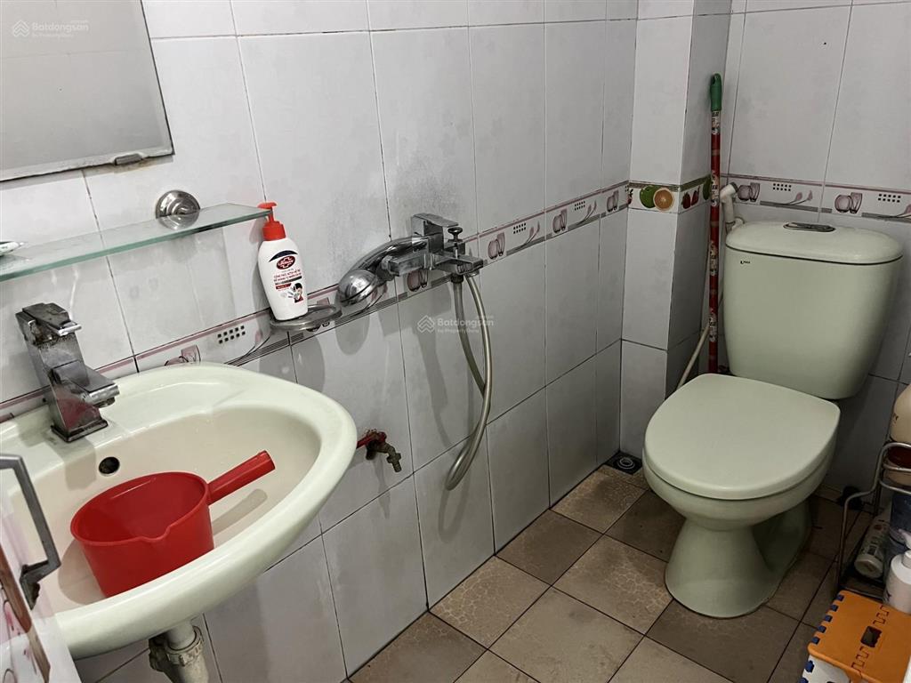 Bán nhà tôn thất tùng, đống đa 52m² mặt tiền 5.2m hơn 9 tỷ cấp 4 gần phố xây ccmn. cc 0976 052 ***