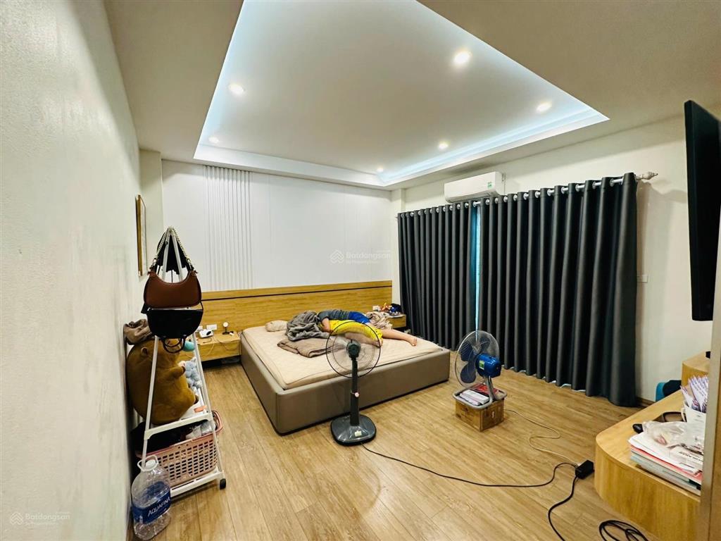 Bán nhà kim mã ba đình 110m2 7 tầng mặt tiền 9m 3x tỷ thang máy gần ôtô tránh cc 0976 052 ***