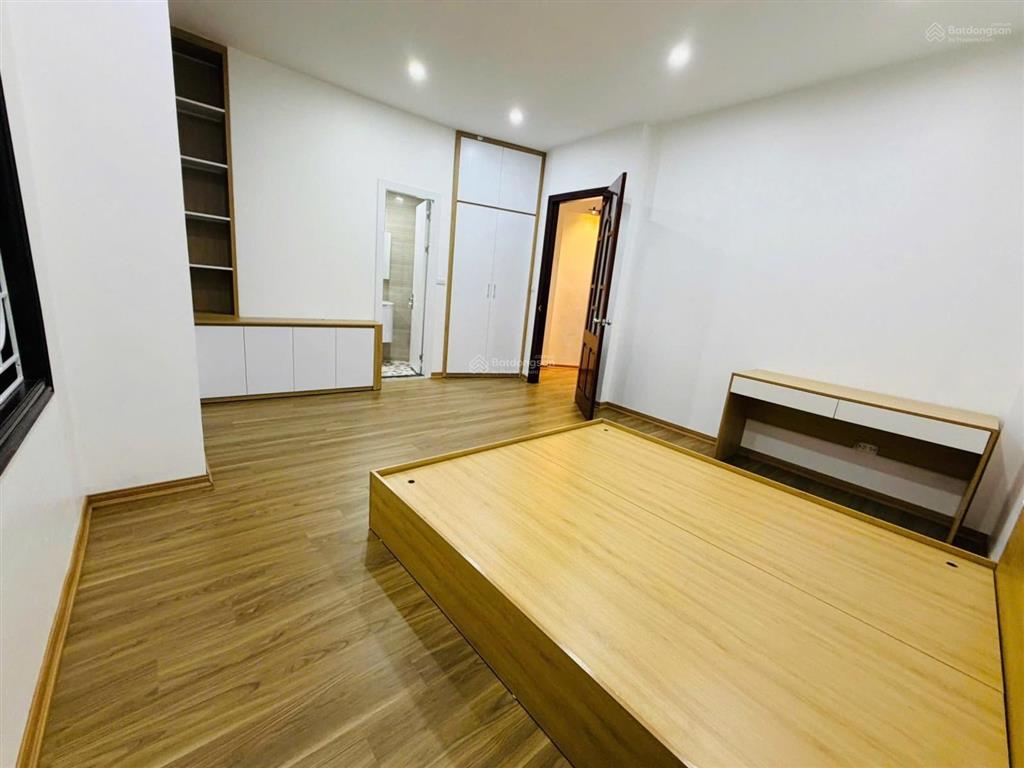 Bán nhà hoàng sâm cầu giấy 40m2 5 tầng mặt tiền 7m hơn 10 tỷ 3m ra phố nhà đẹp ở ngay cc 0976 052 ***