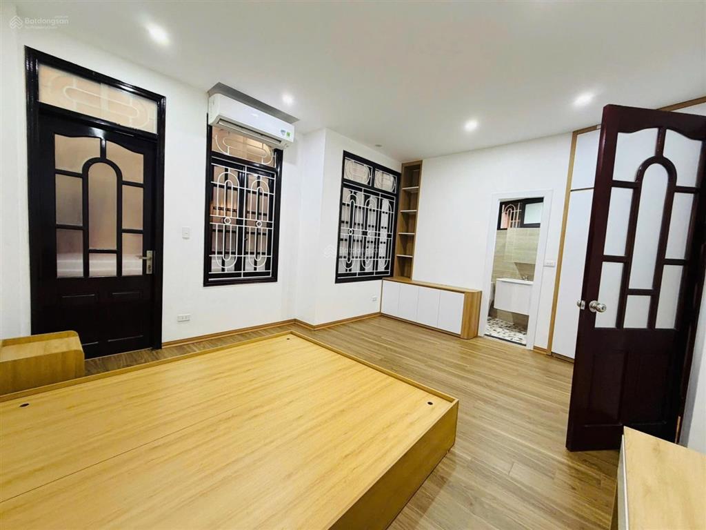 Bán nhà hoàng sâm cầu giấy 40m2 5 tầng mặt tiền 7m hơn 10 tỷ 3m ra phố nhà đẹp ở ngay cc 0976 052 ***