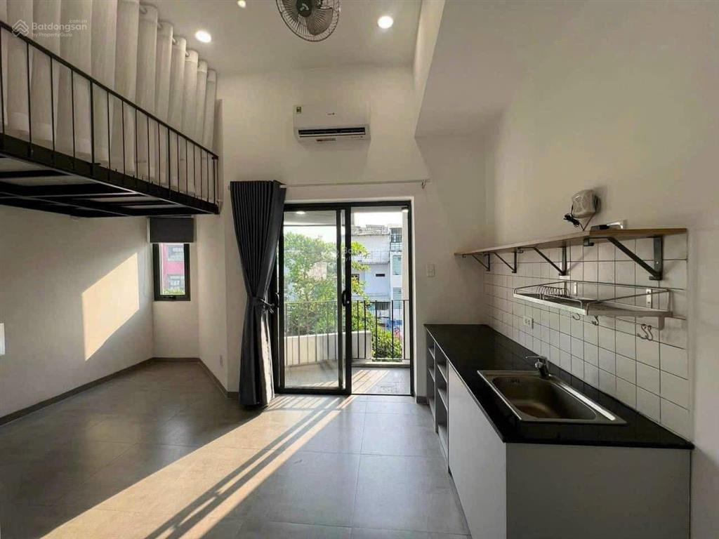 Cho thuê 1 phòng trọ có gác ngay dương quảng hàm ban công rộng giá chỉ 4,5 triệu