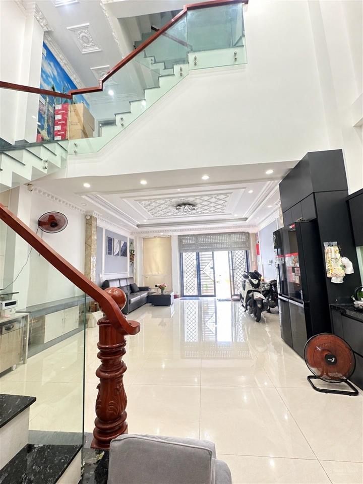 Bán nhà đường lê văn quới oto xe tải quay đầu