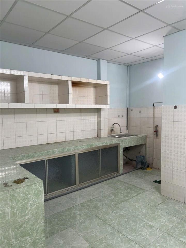 Bán nhà gần chợ lê văn quới hẻm xe hơi