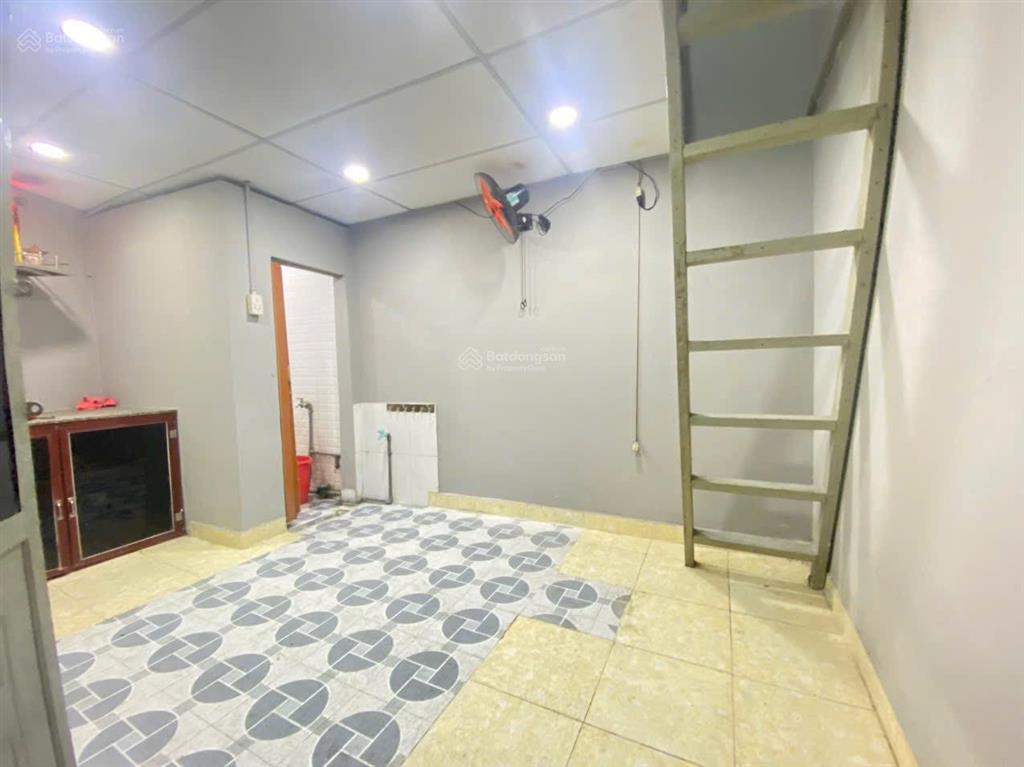 Nhà nhỏ xinh hiếm lô góc 2 mặt tiền bình chánh 13m giá 395 triệu
đang có dòng tiển ~2