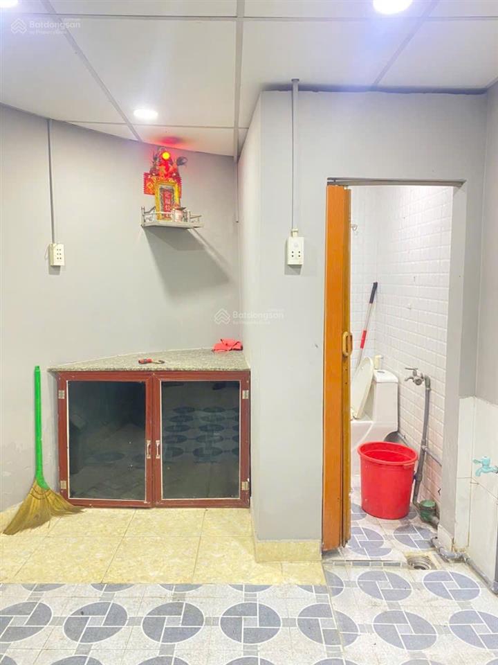 Nhà nhỏ xinh hiếm lô góc 2 mặt tiền bình chánh 13m giá 395 triệu
đang có dòng tiển ~2