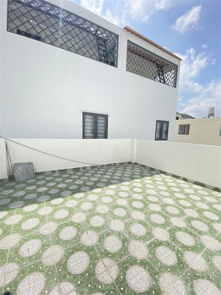 Siêu phẩm 5 tầng ô tô vào nhàkinh doanh tốt  gần aeon tân phú
dt 52m ( 4,4x12)giá 6tỷ15