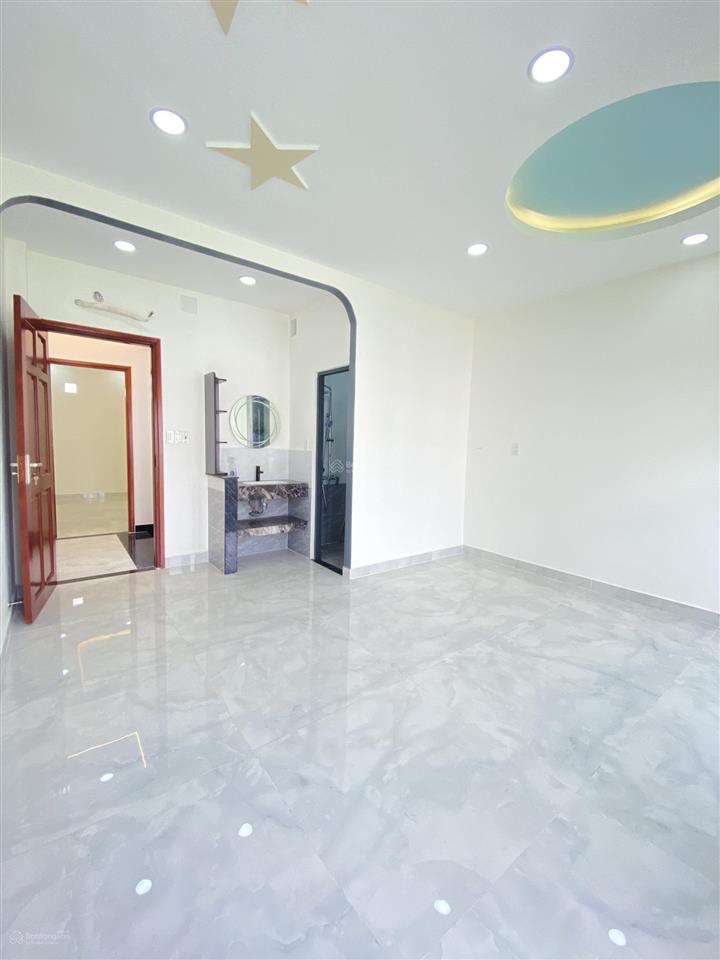 Siêu phẩm 5 tầng ô tô vào nhàkinh doanh tốt  gần aeon tân phú
dt 52m ( 4,4x12)giá 6tỷ15