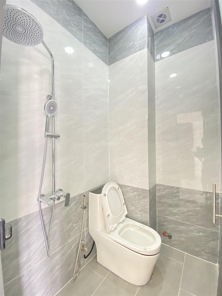 Siêu phẩm 5 tầng ô tô vào nhàkinh doanh tốt  gần aeon tân phú
dt 52m ( 4,4x12)giá 6tỷ15