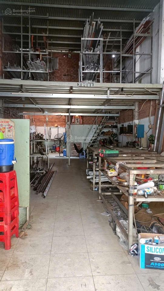 Nhà hẻm xe tải 1 trục hương lộ 2
ngang 6,2 dài 18m (108m)
chỉ 7tỷ9