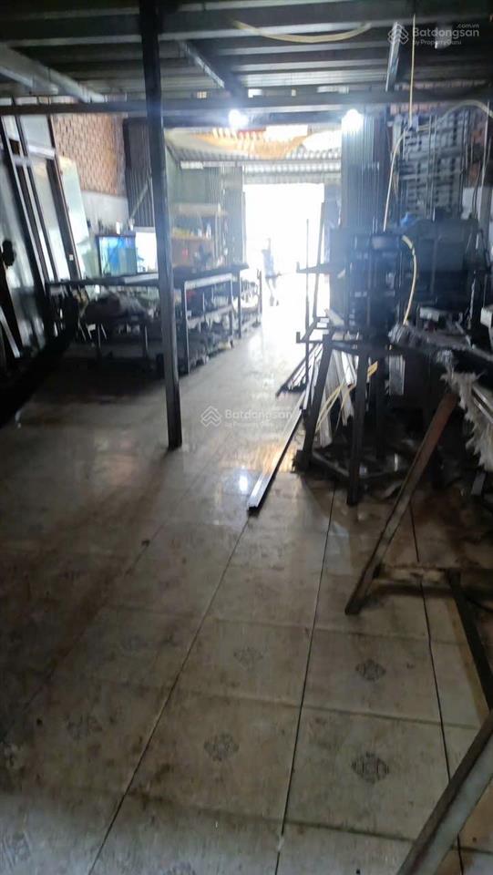 Nhà hẻm xe tải 1 trục hương lộ 2
ngang 6,2 dài 18m (108m)
chỉ 7tỷ9