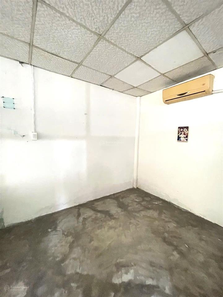 Hẻm ô tô đậu cửa cách mặt tiền lũy bán bích vài bước, ngang 5m, 60m2, chỉ 6.3 tỷ