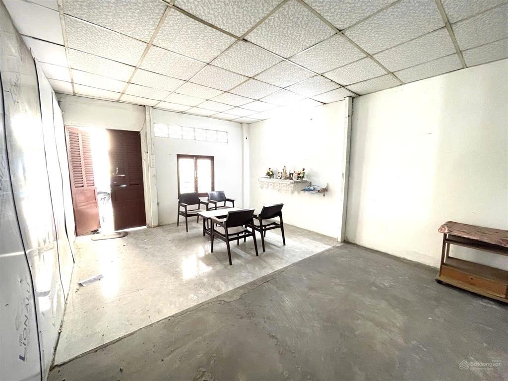 Hẻm ô tô đậu cửa cách mặt tiền lũy bán bích vài bước, ngang 5m, 60m2, chỉ 6.3 tỷ