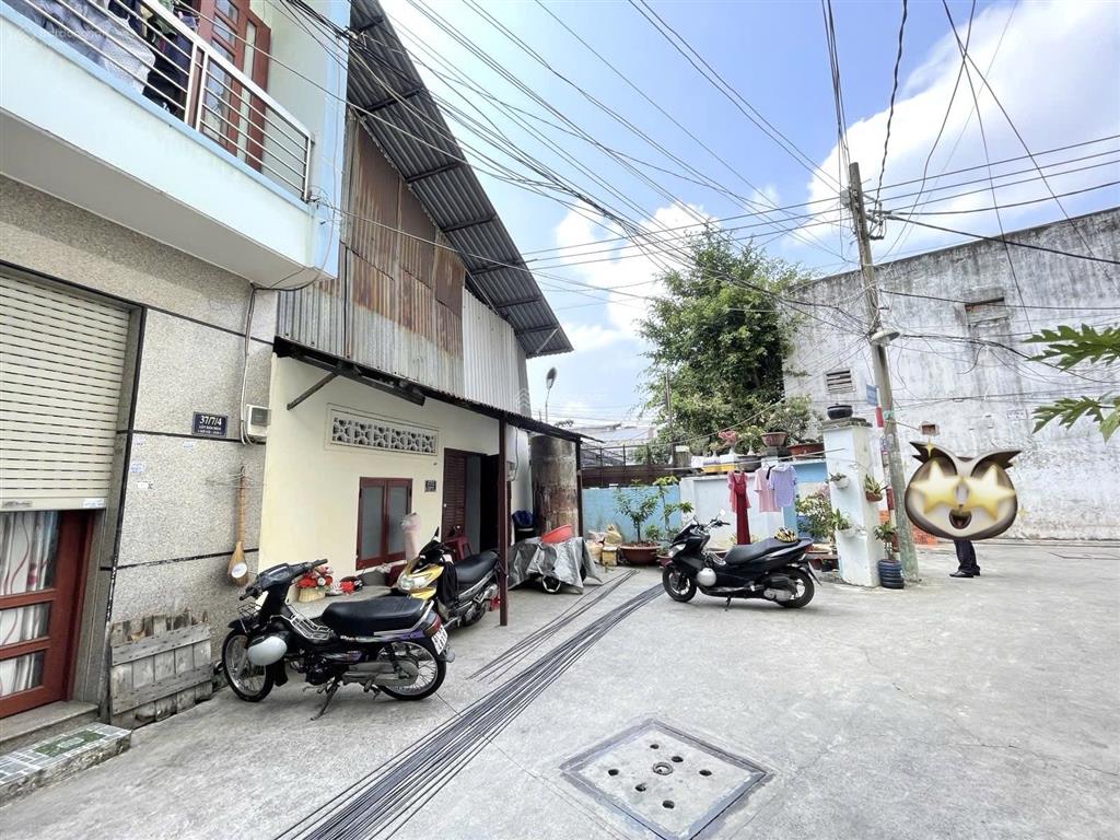 Hẻm ô tô đậu cửa cách mặt tiền lũy bán bích vài bước, ngang 5m, 60m2, chỉ 6.3 tỷ