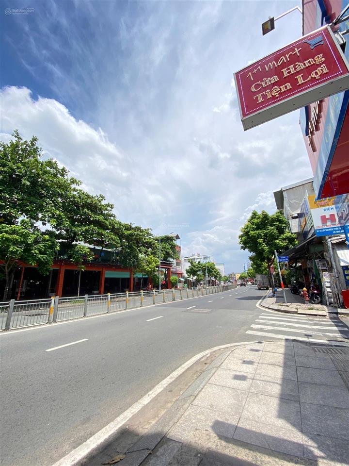 Cực hiếm mặt tiền lũy bán bích nhà mới đẹp 3 tầng full nội thất kinh doanh đỉnh chỉ 5tỷ950