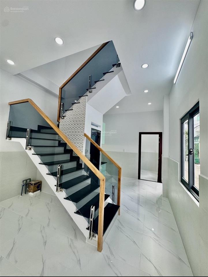 Nhà đẹp 1 sẹc lê văn quới, hẻm xe tải 6m thông, căn góc 2 mặt thoáng 60m2 (4x15), 4pn  chỉ 5 tỷ 3