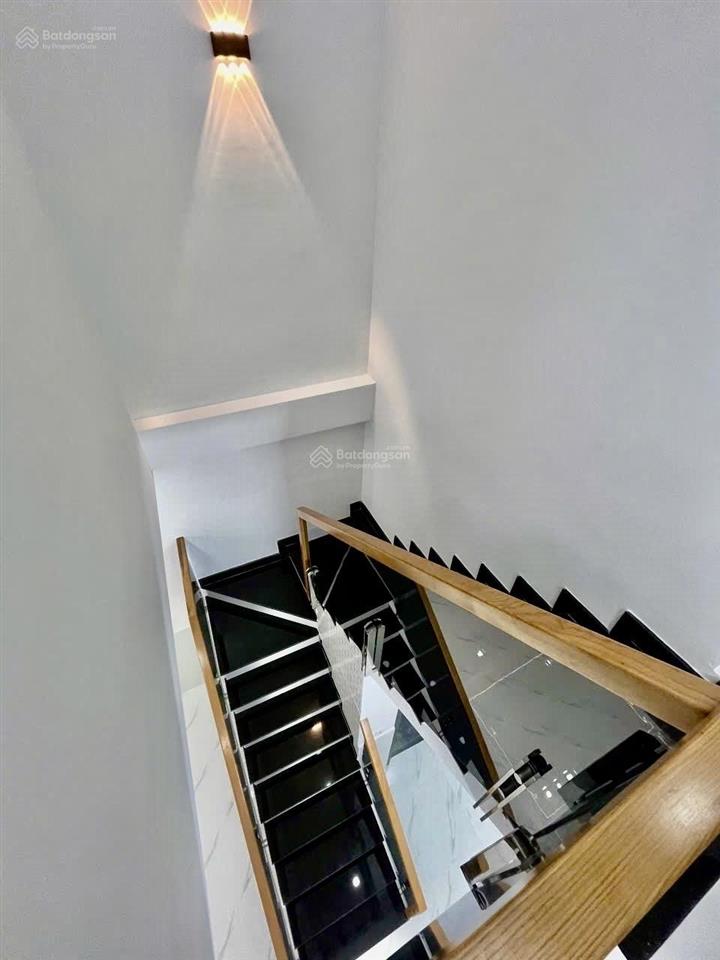 Nhà đẹp 1 sẹc lê văn quới, hẻm xe tải 6m thông, căn góc 2 mặt thoáng 60m2 (4x15), 4pn  chỉ 5 tỷ 3