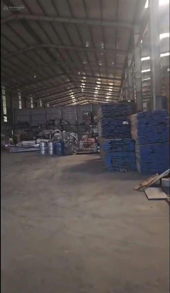 Nhà xưởng cho thuê tại tân uyên  hcm, dt 7500m2  556tr/th